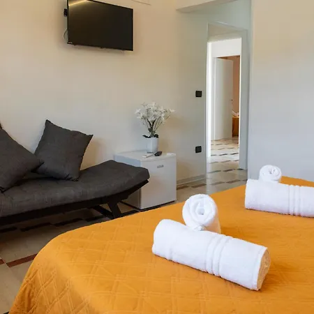Solaris Bed & Breakfast *