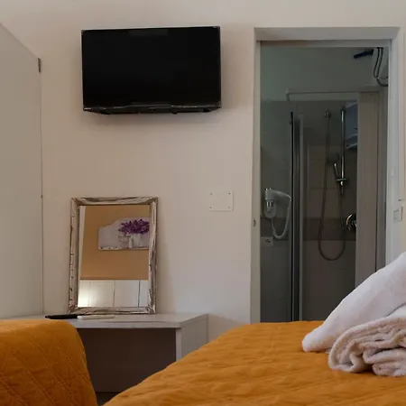 Solaris Bed & Breakfast *